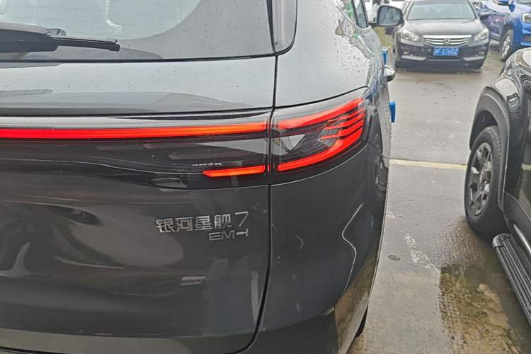 Used Geely Galaxy Xingjian 7 EM-i 2026 Model 135km Smart Navigation Version Right Rear Taillight