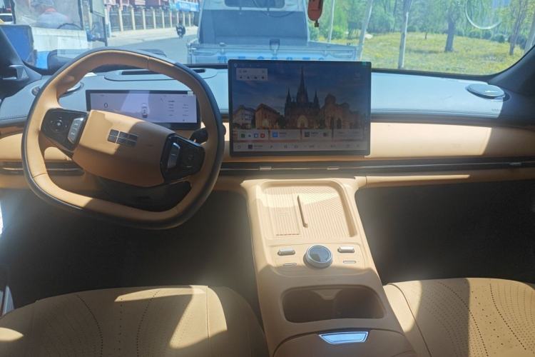 Used Geely Galaxy Xingjian 7 EM-i 2026 Model 135km Leading Edition Center Console
