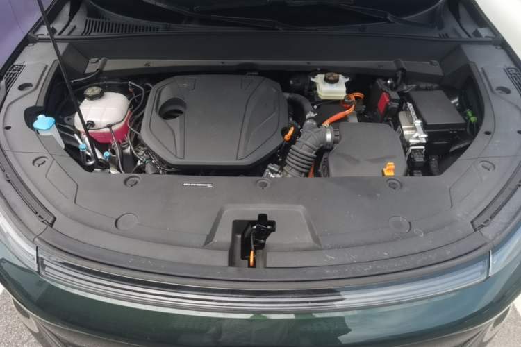 Used Geely Galaxy Xingjian 7 EM-i 2026 Model 135km Leading Edition Engine Bay
