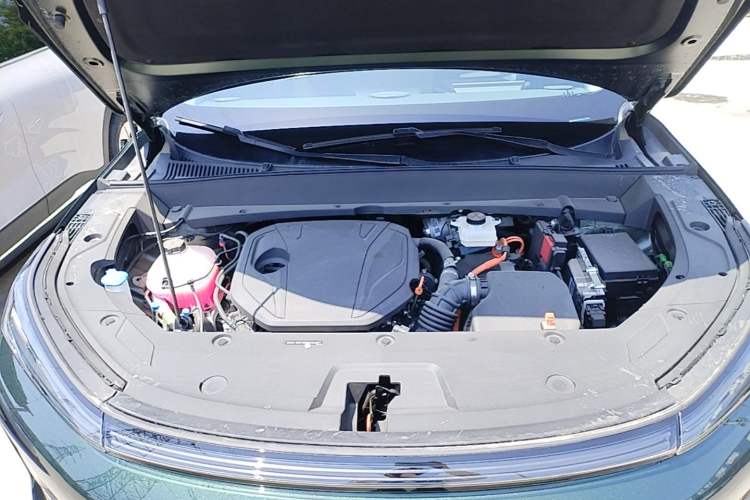 Used Geely Galaxy Xingjian 7 EM-i 2026 Model 135km Smart Navigation Version Engine Bay