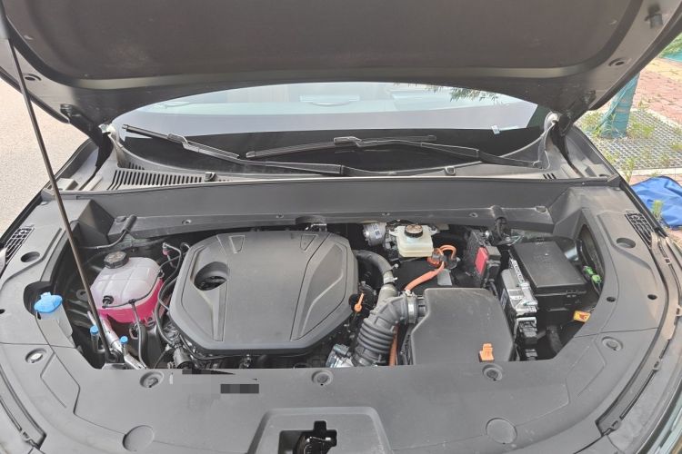 Used Geely Galaxy Xingjian 7 EM-i 2026 Model 135km Leading Edition Engine Bay