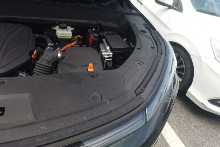 Used Geely Galaxy Xingjian 7 EM-i 2026 Model 135km Leading Edition Engine Bay Left