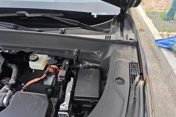 Used Geely Galaxy Xingjian 7 EM-i 2026 Model 135km Leading Edition Engine Bay Left