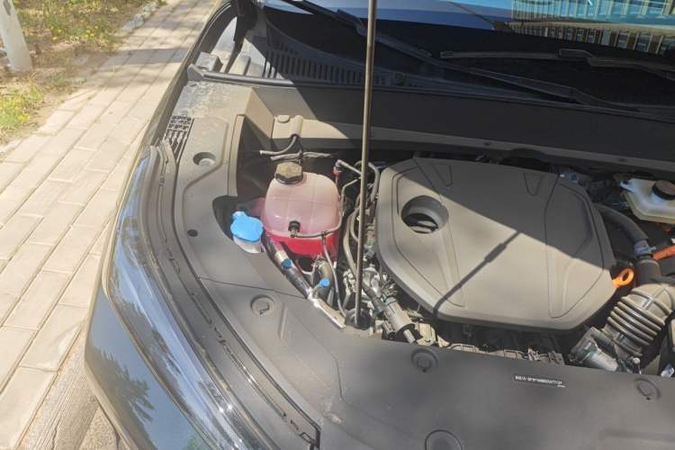Used Geely Galaxy Xingjian 7 EM-i 2026 Model 135km Leading Edition Engine Bay Right