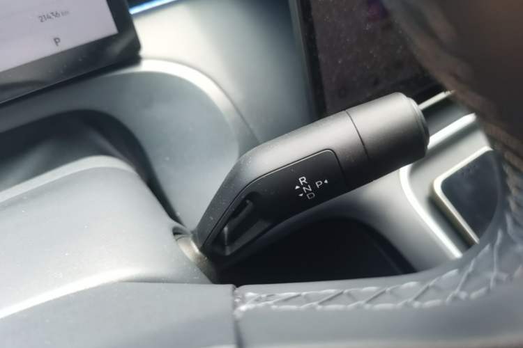 Used Geely Galaxy Xingjian 7 EM-i 2026 Model 135km Leading Edition Gear Lever