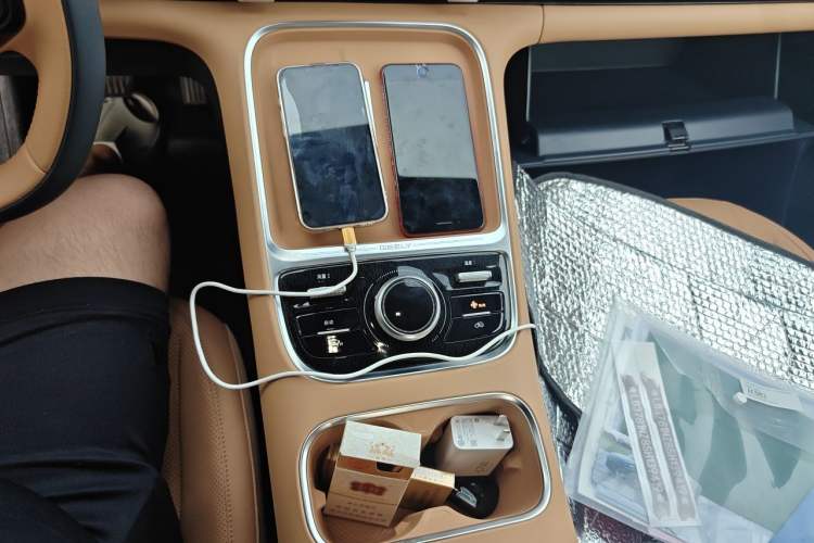 Used Geely Galaxy Xingjian 7 EM-i 2026 Model 135km Leading Edition Gear Lever
