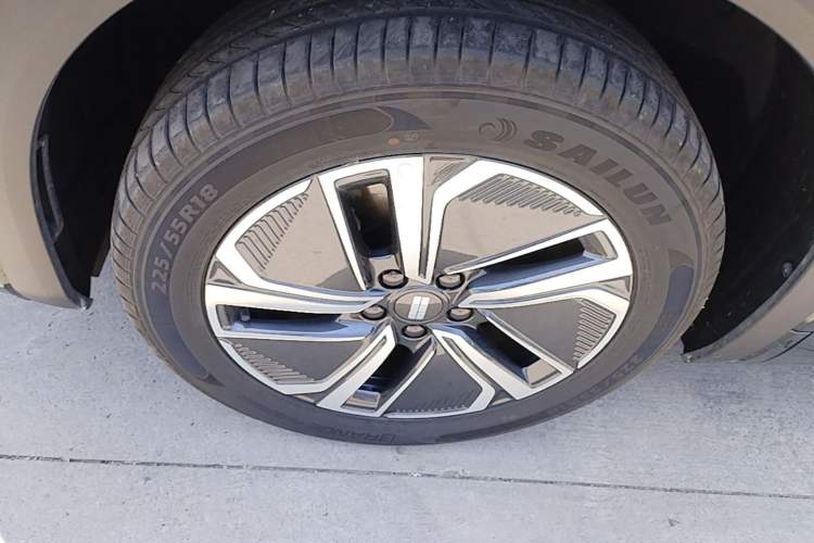 Used Geely Galaxy Xingjian 7 EM-i 2026 Model 135km Smart Navigation Version Left Front Wheel Hub