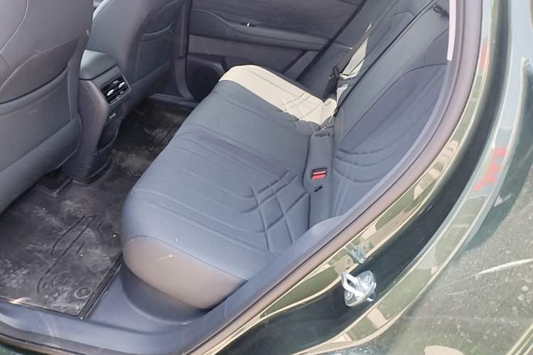 Used Geely Galaxy Xingjian 7 EM-i 2026 Model 135km Smart Navigation Version Left Rear Seat