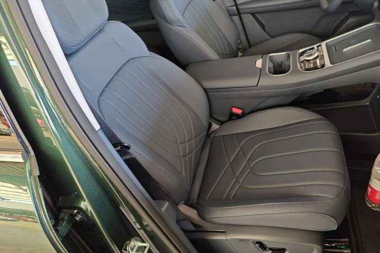 Used Geely Galaxy Xingjian 7 EM-i 2026 Model Pure Electric Basic Model Right Front Seat