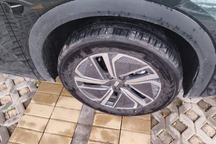 Used Geely Galaxy Xingjian 7 EM-i 2026 Model 135km Leading Edition Right Front Wheel Hub