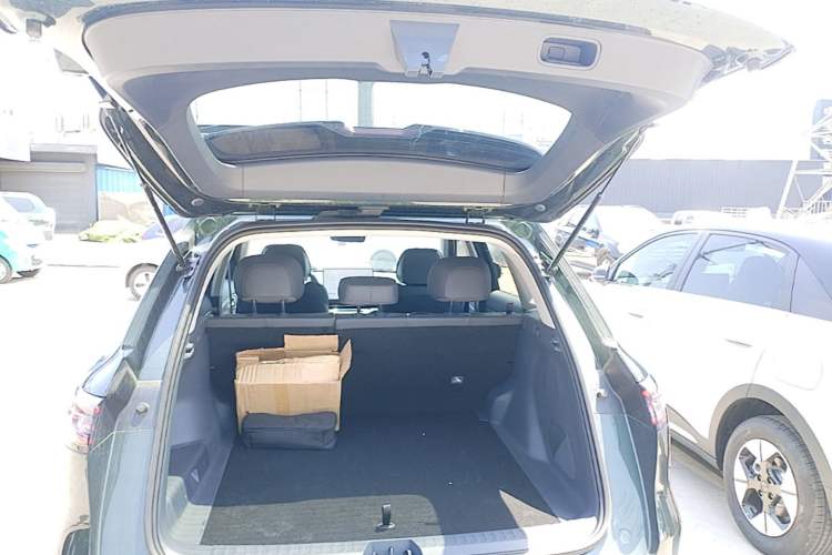 Used Geely Galaxy Xingjian 7 EM-i 2026 Model 135km Smart Navigation Version Trunk