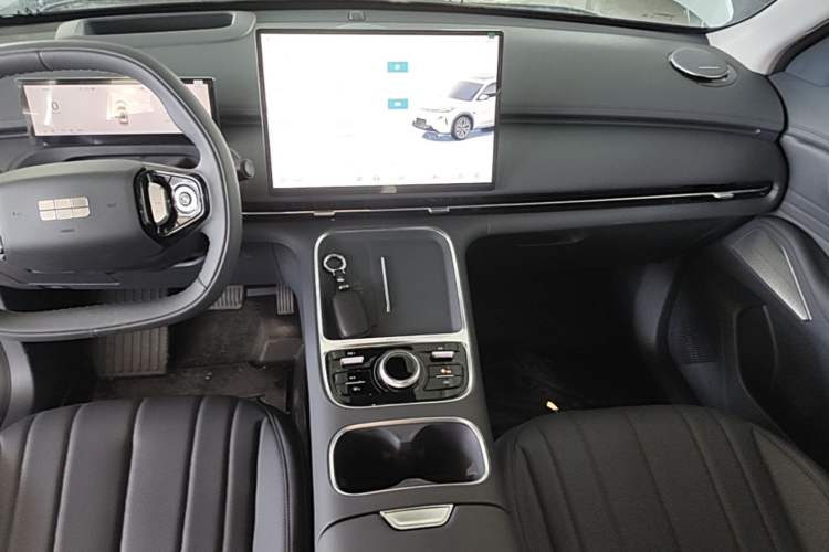 Used Geely Galaxy Xingjian 7 EM-i 2026 Model 135km Leading Edition Audio And AC Panel