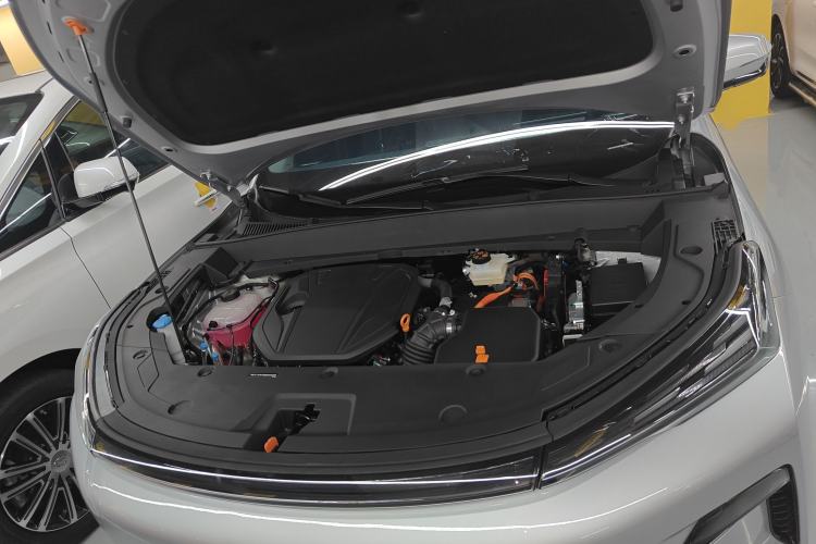 Used Geely Galaxy Xingjian 7 EM-i 2026 Model 135km Leading Edition Engine Bay