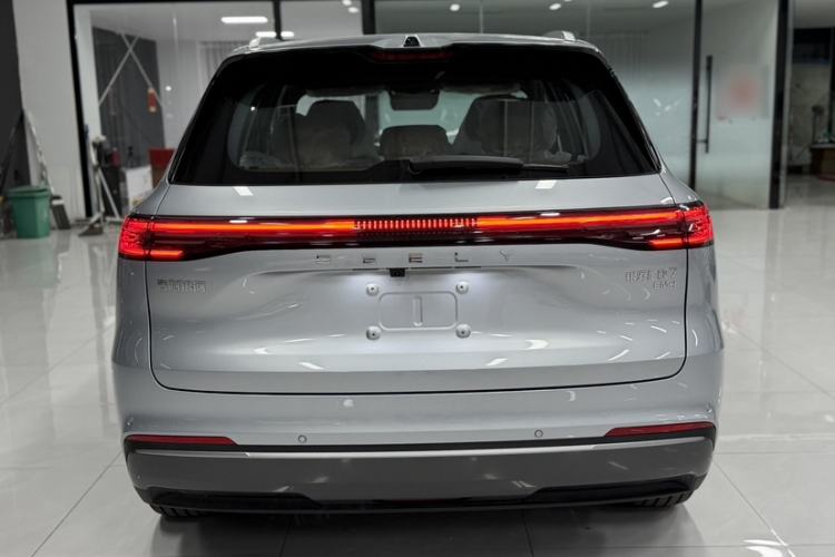 Used Geely Galaxy Xingjian 7 EM-i 2026 Model 135km Leading Edition Exterior 4