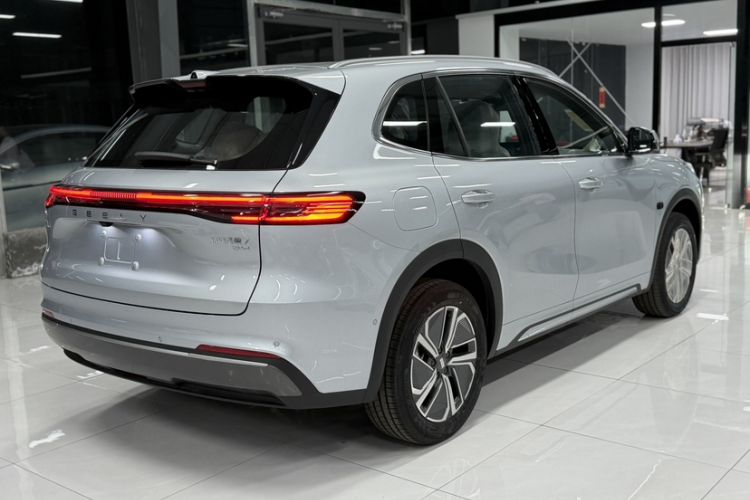 Used Geely Galaxy Xingjian 7 EM-i 2026 Model 135km Leading Edition Exterior 6