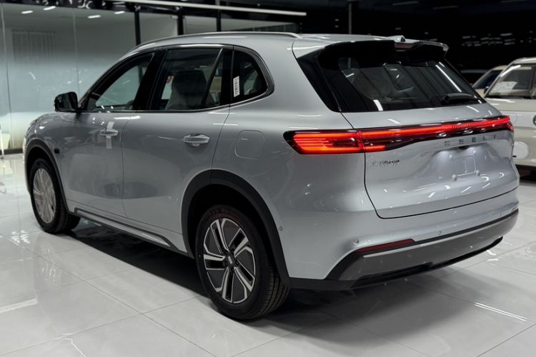 Used Geely Galaxy Xingjian 7 EM-i 2026 Model 135km Leading Edition Exterior 8