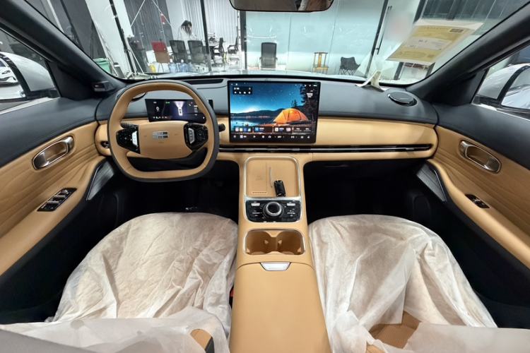 Used Geely Galaxy Xingjian 7 EM-i 2026 Model 135km Leading Edition Interior 6