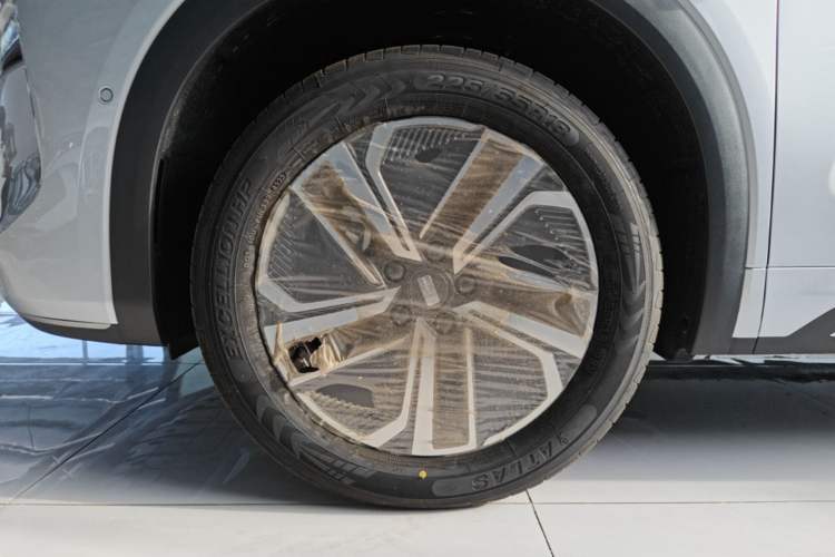 Used Geely Galaxy Xingjian 7 EM-i 2026 Model 135km Leading Edition Left Front Wheel Hub