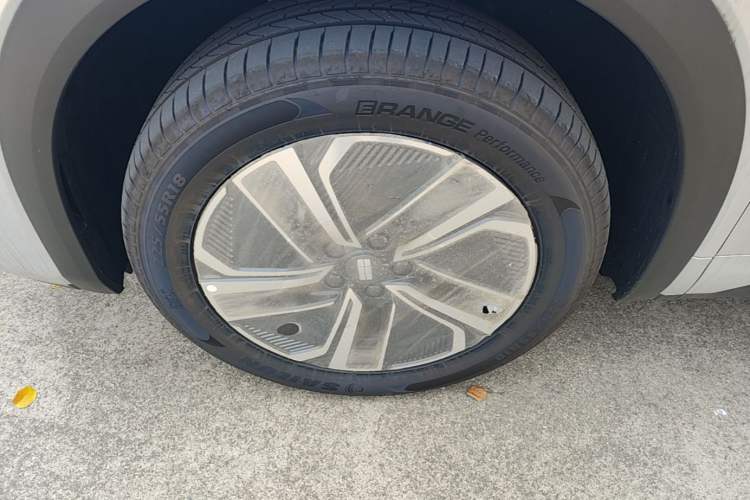 Used Geely Galaxy Xingjian 7 EM-i 2026 Model 135km Smart Navigation Version Left Front Wheel Hub
