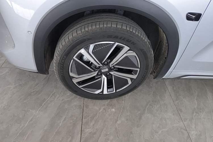 Used Geely Galaxy Xingjian 7 EM-i 2026 Model 135km Leading Edition Left Front Wheel Hub