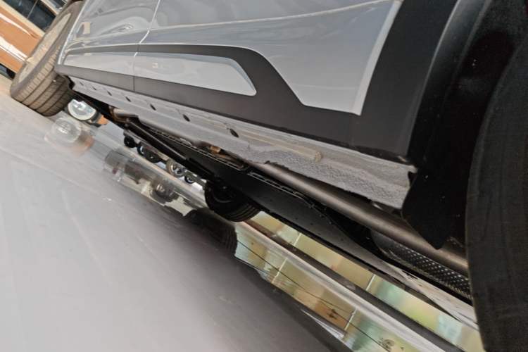 Used Geely Galaxy Xingjian 7 EM-i 2026 Model 135km Leading Edition Left Side Sill