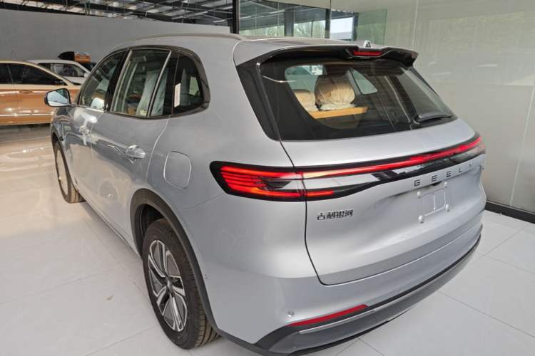 Used Geely Galaxy Xingjian 7 EM-i 2026 Model 135km Leading Edition Rear Left 45 Deg