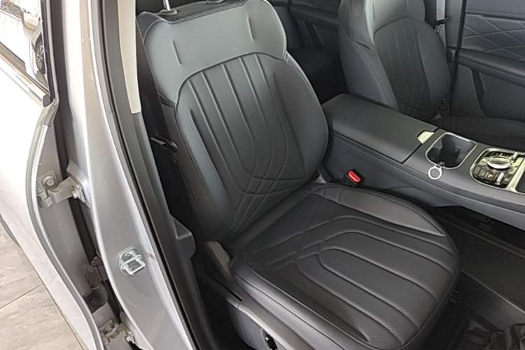 Used Geely Galaxy Xingjian 7 EM-i 2026 Model 135km Leading Edition Right Front Seat
