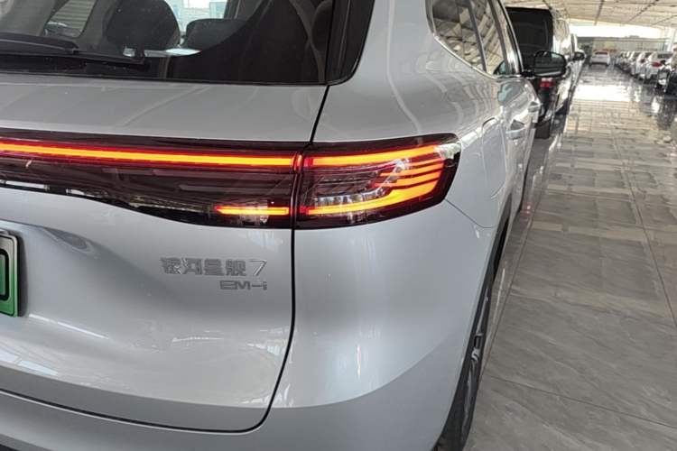 Used Geely Galaxy Xingjian 7 EM-i 2026 Model 135km Leading Edition Right Rear Taillight
