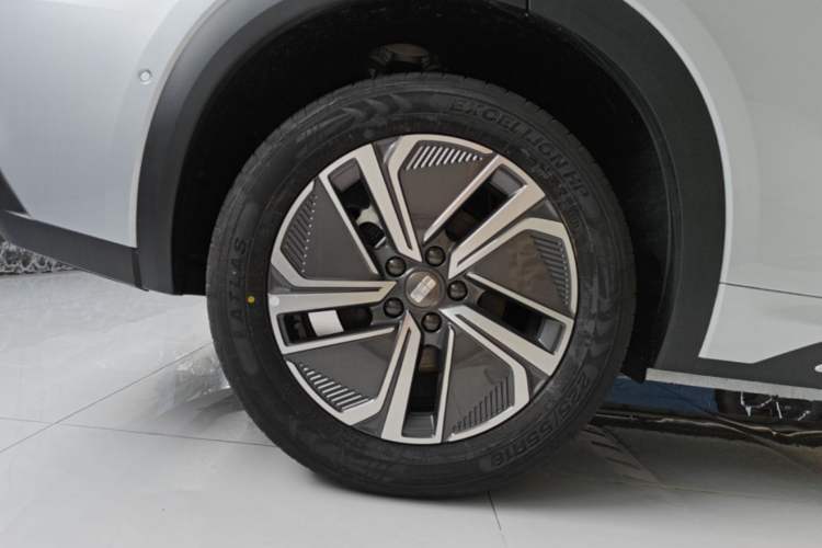 Used Geely Galaxy Xingjian 7 EM-i 2026 Model 135km Leading Edition Right Rear Wheel Hub