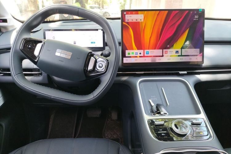Used Geely Galaxy Xingjian 7 EM-i 2026 Model 135km Leading Edition Center Console