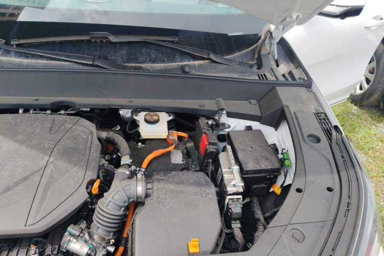 Used Geely Galaxy Xingjian 7 EM-i 2026 Model 135km Starship Version Engine Bay Left
