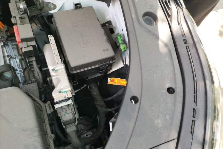 Used Geely Galaxy Xingjian 7 EM-i 2026 Model 135km Leading Edition Engine Bay Left