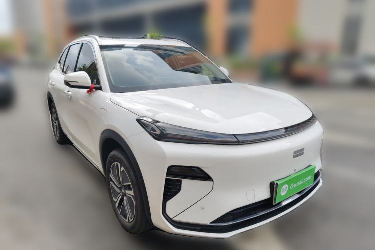 Used Geely Galaxy Xingjian 7 EM-i 2026 525km Long-Range+ Front Right 45 Deg