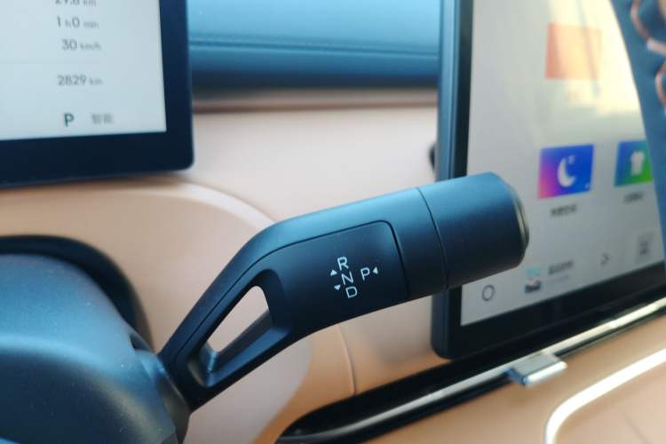 Used Geely Galaxy Xingjian 7 EM-i 2026 Model 135km Starship Version Gear Lever