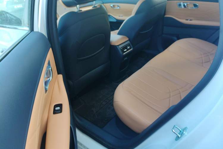 Used Geely Galaxy Xingjian 7 EM-i 2026 Model 135km Starship Version Left Rear Seat