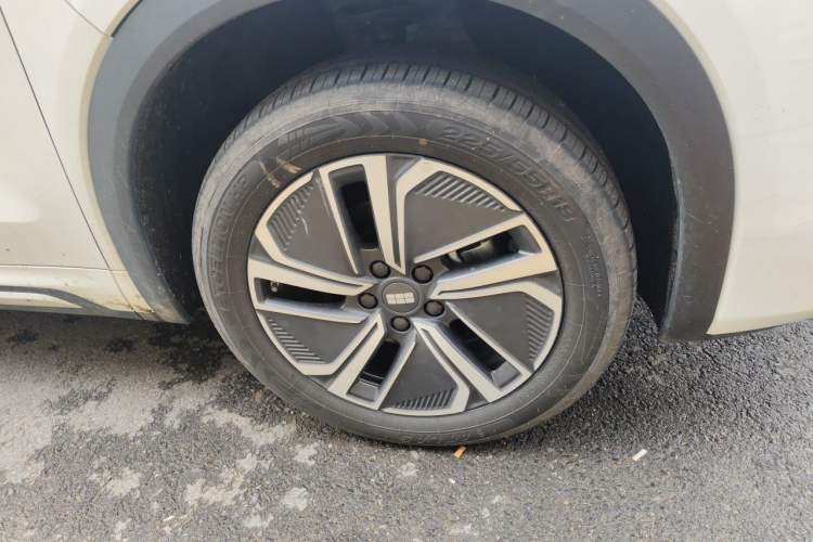 Used Geely Galaxy Xingjian 7 EM-i 2026 525km Long-Range+ Right Front Wheel Hub