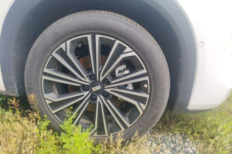 Used Geely Galaxy Xingjian 7 EM-i 2026 Model 135km Starship Version Right Front Wheel Hub
