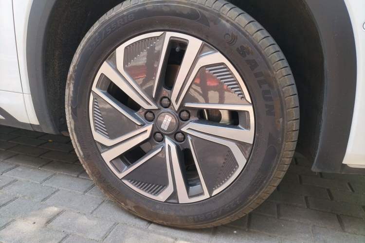Used Geely Galaxy Xingjian 7 EM-i 2026 Model 135km Leading Edition Right Front Wheel Hub
