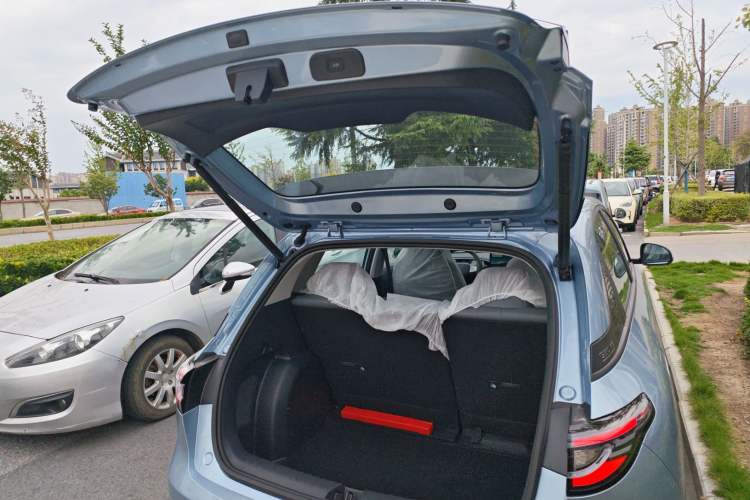 Used Geely Galaxy Geome 2025 310km Youth Edition Trunk