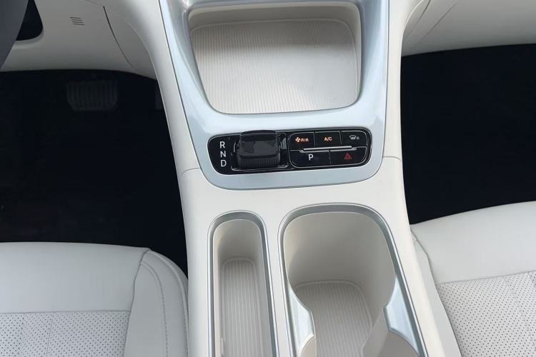 Used Geely Galaxy Geome 2026 Model 310km Youth Edition Gear Lever