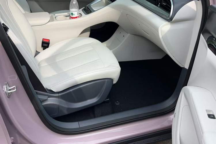 Used Geely Galaxy Geome 2026 Model 310km Youth Edition Interior 1