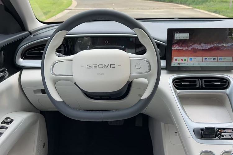 Used Geely Galaxy Geome 2026 Model 310km Youth Edition Interior 2