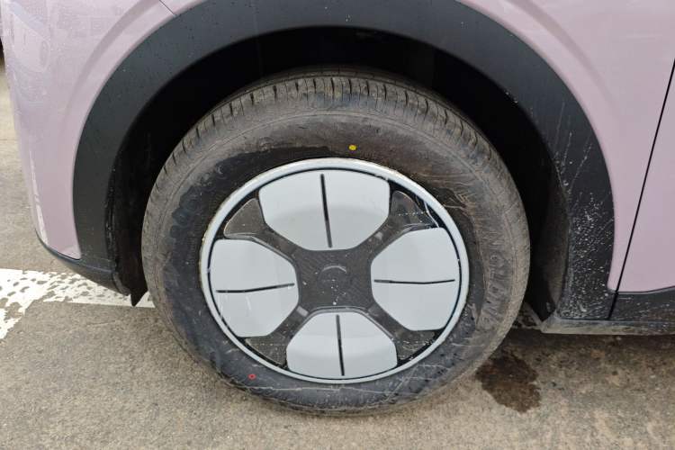 Used Geely Galaxy Geome 2026 Model 310km Youth Edition Left Front Wheel Hub