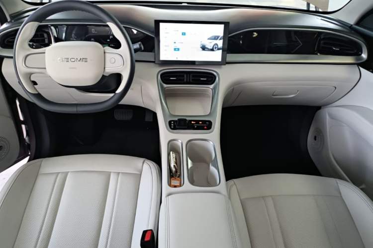 Used Geely Galaxy Geome 2025 310km Dream Edition Audio And AC Panel