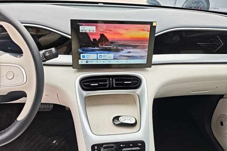 Used Geely Galaxy Geome 2025 310km Youth Edition Audio And AC Panel
