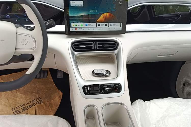 Used Geely Galaxy Geome 2025 310km Youth Edition Audio And AC Panel