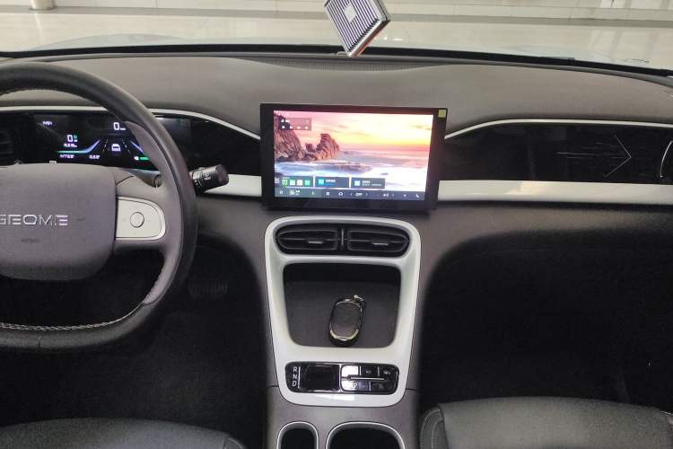 Used Geely Galaxy Geome 2025 410 km Free Version Audio And AC Panel