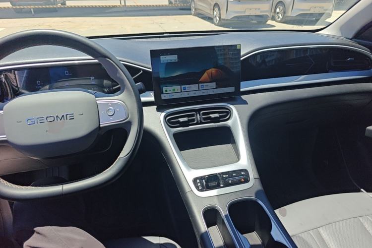 Used Geely Galaxy Geome 2025 310km Youth Edition Center Console