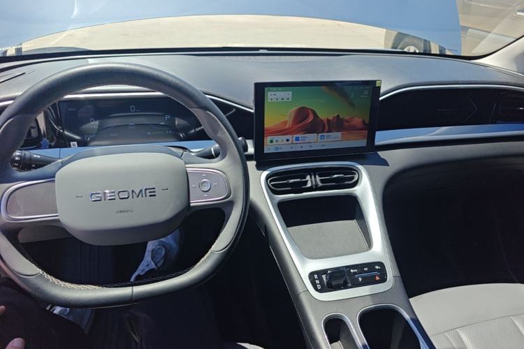 Used Geely Galaxy Geome 2025 310km Youth Edition Center Console