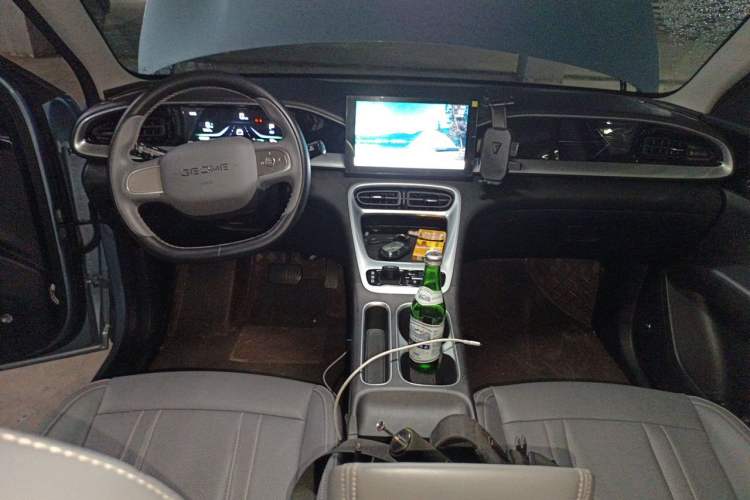 Used Geely Galaxy Geome 2025 310km Youth Edition Center Console